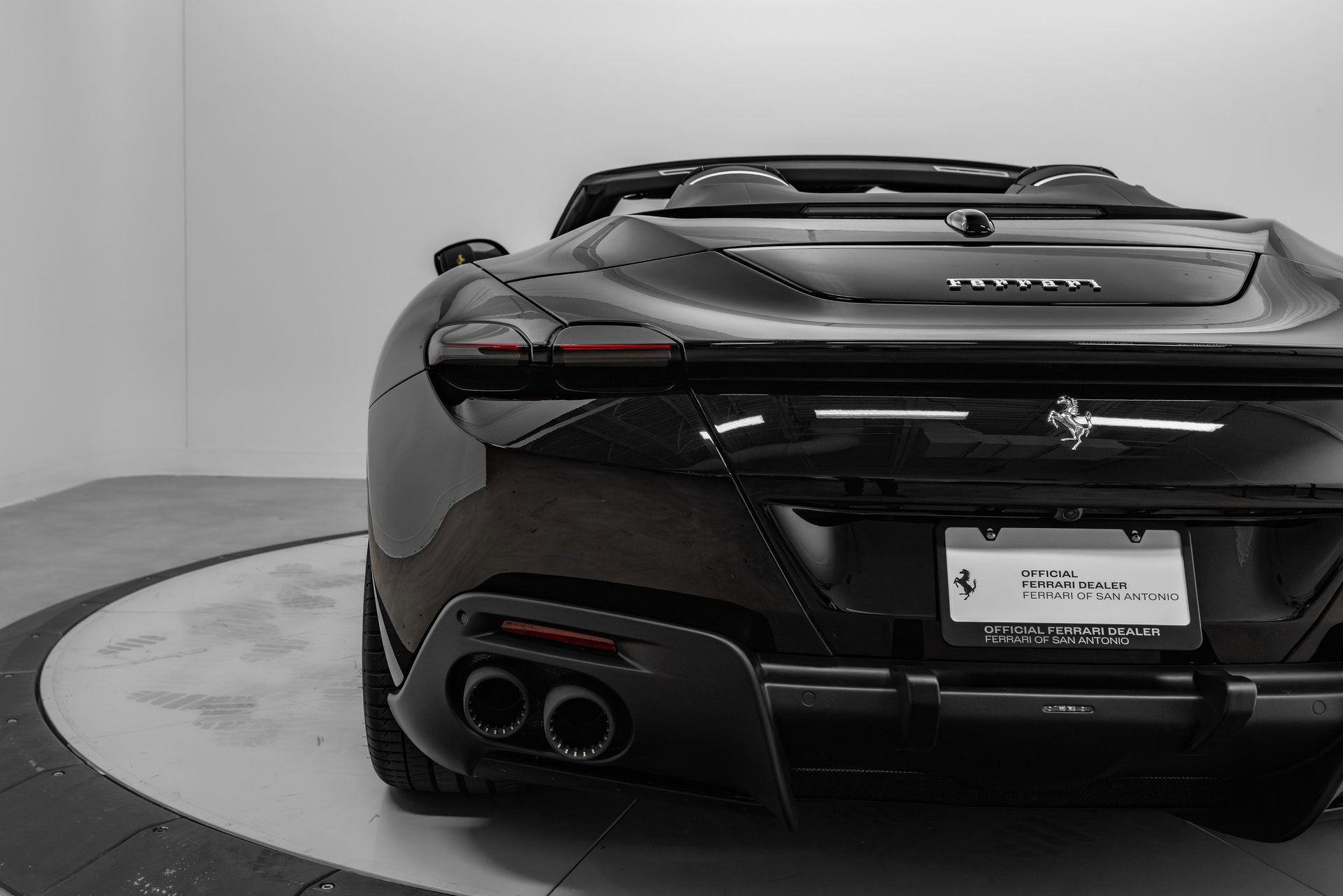 Certified 2025 Ferrari Roma Spider RWD image 49