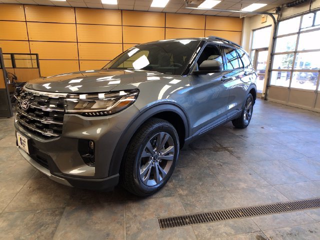 New 2027 Ford Explorer Active AWD/4WD image 3