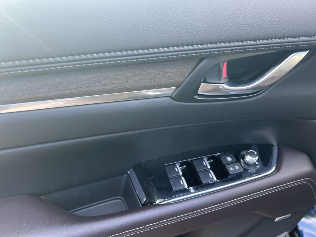 New 2025 MAZDA CX-5 Signature image 13