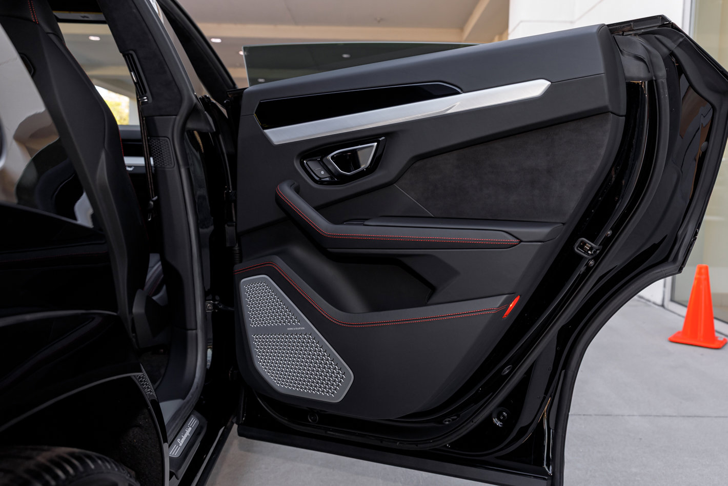 Used 2022 Lamborghini Urus image 29