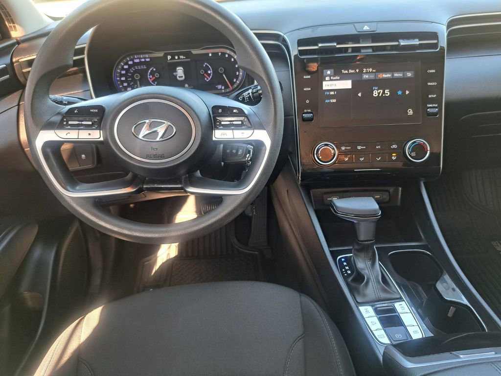 Used 2023 Hyundai Tucson SE image 19