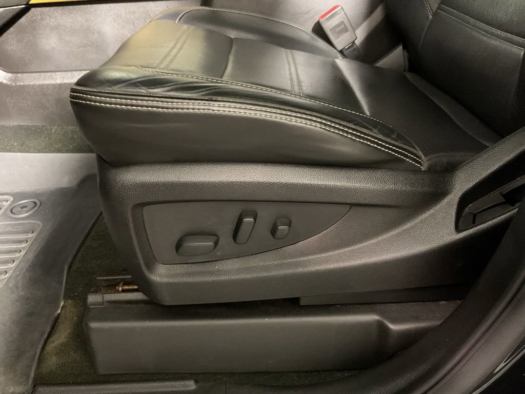 Used 2017 GMC Yukon Denali w/ Open Road Package image 24