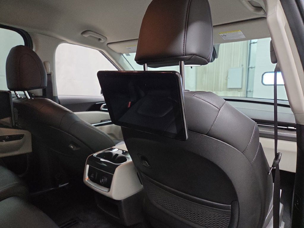 Used 2022 Kia Carnival SX FWD image 12