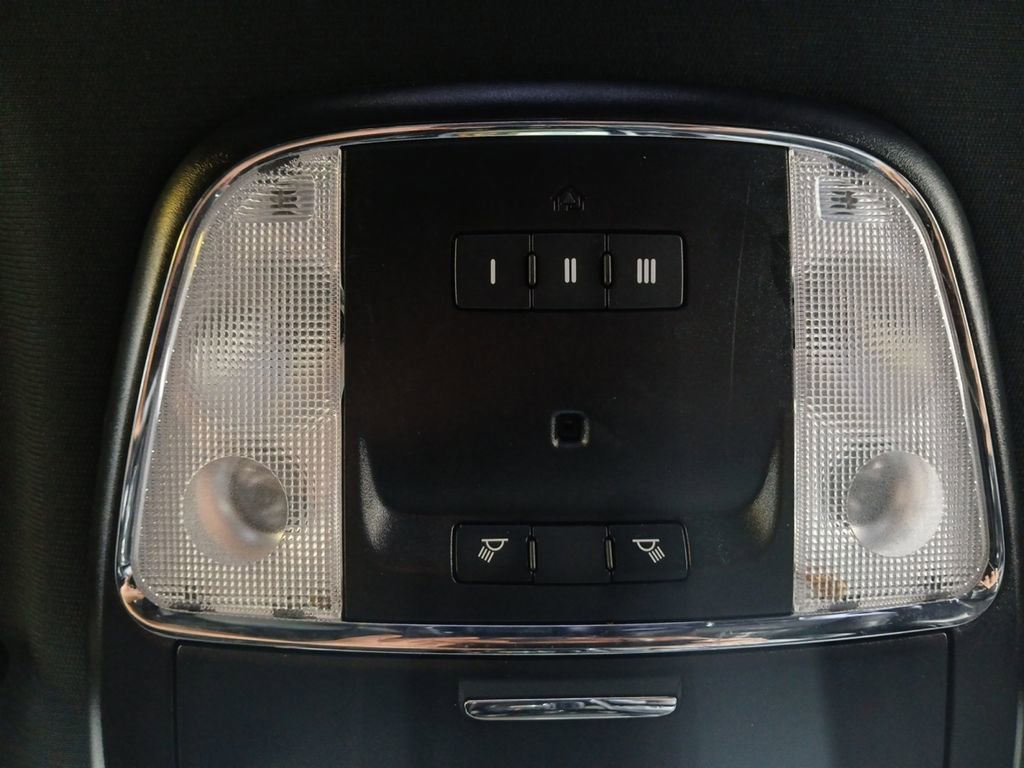 Used 2019 Chrysler 300 S w/ S Model Appearance Package image 7