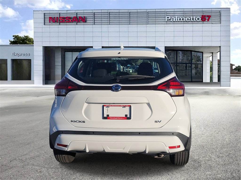 Certified 2021 Nissan Kicks SV image 5