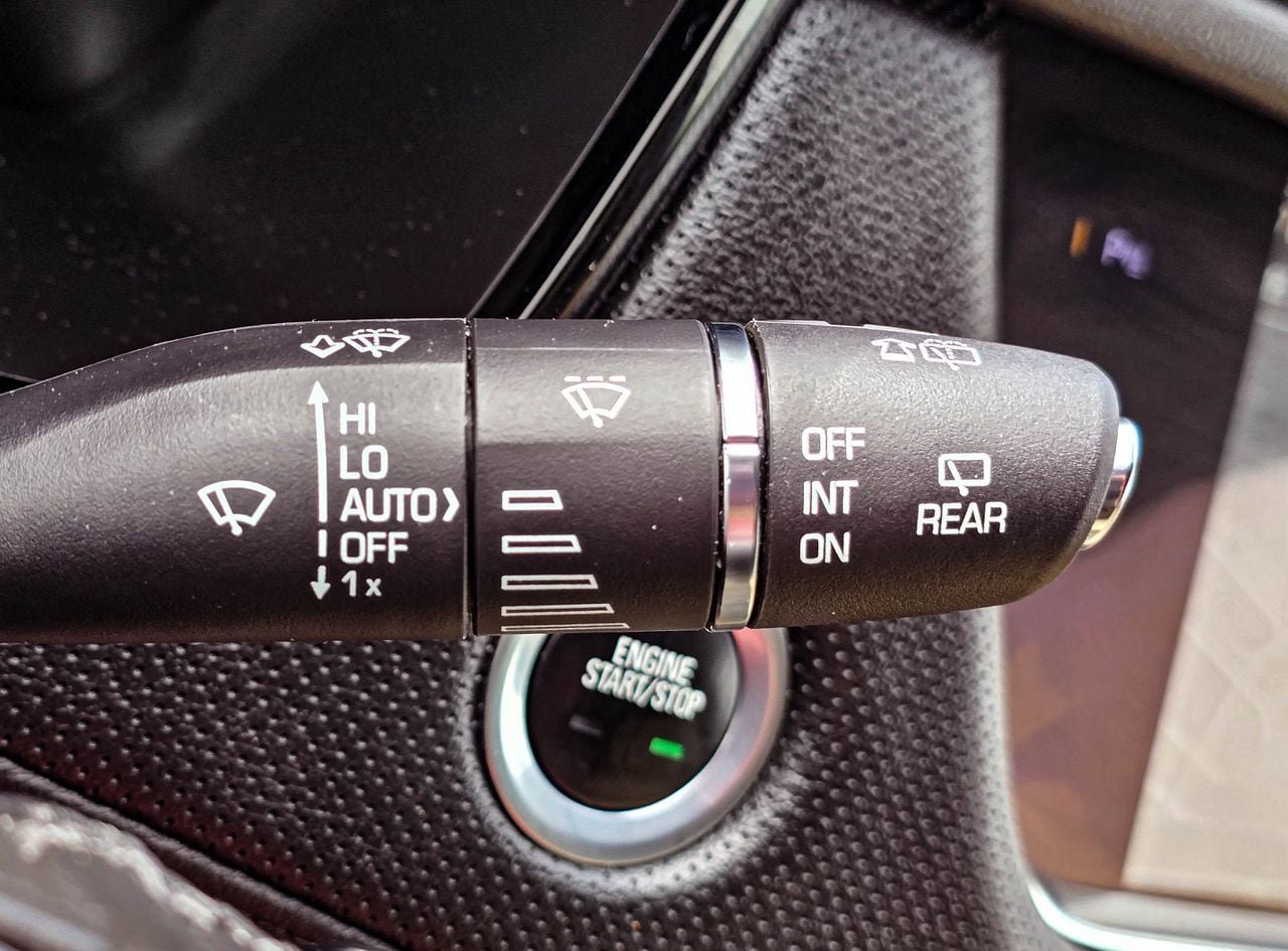 Used 2018 Cadillac XT5 Premium Luxury FWD image 26