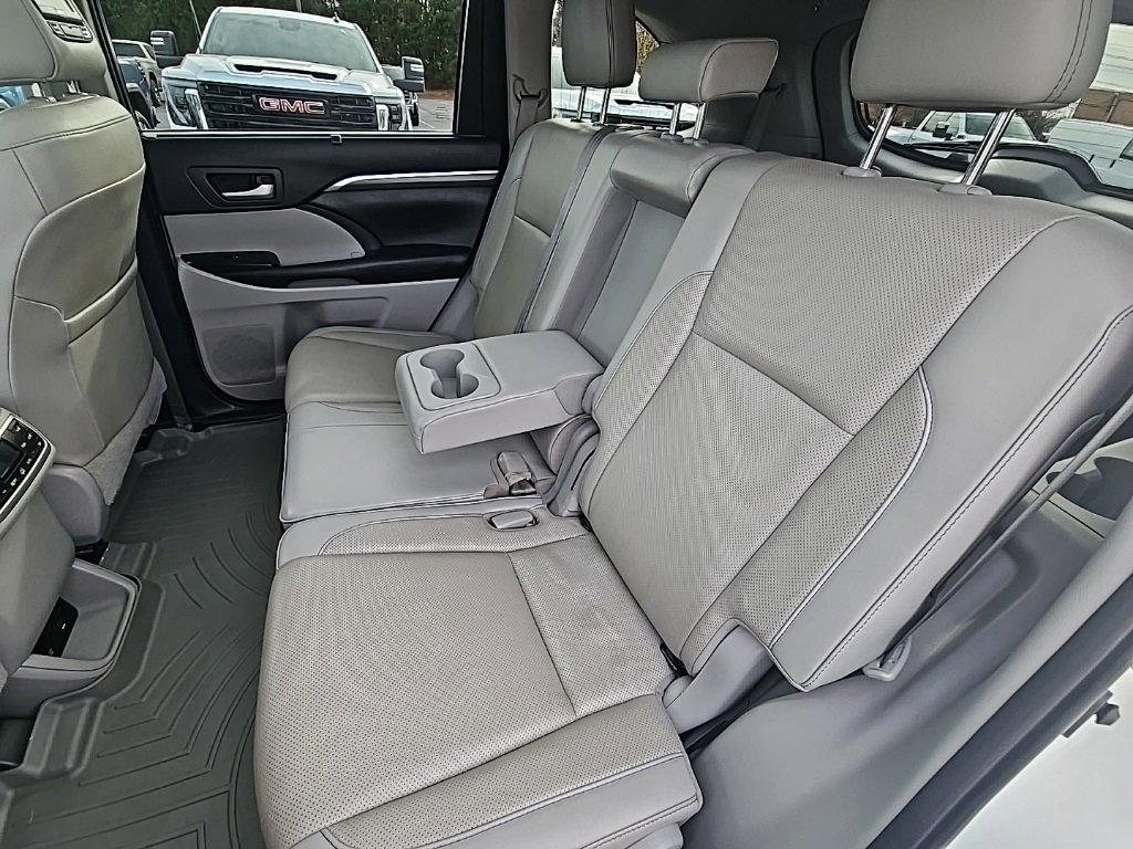 Used 2019 Toyota Highlander Limited Platinum image 14