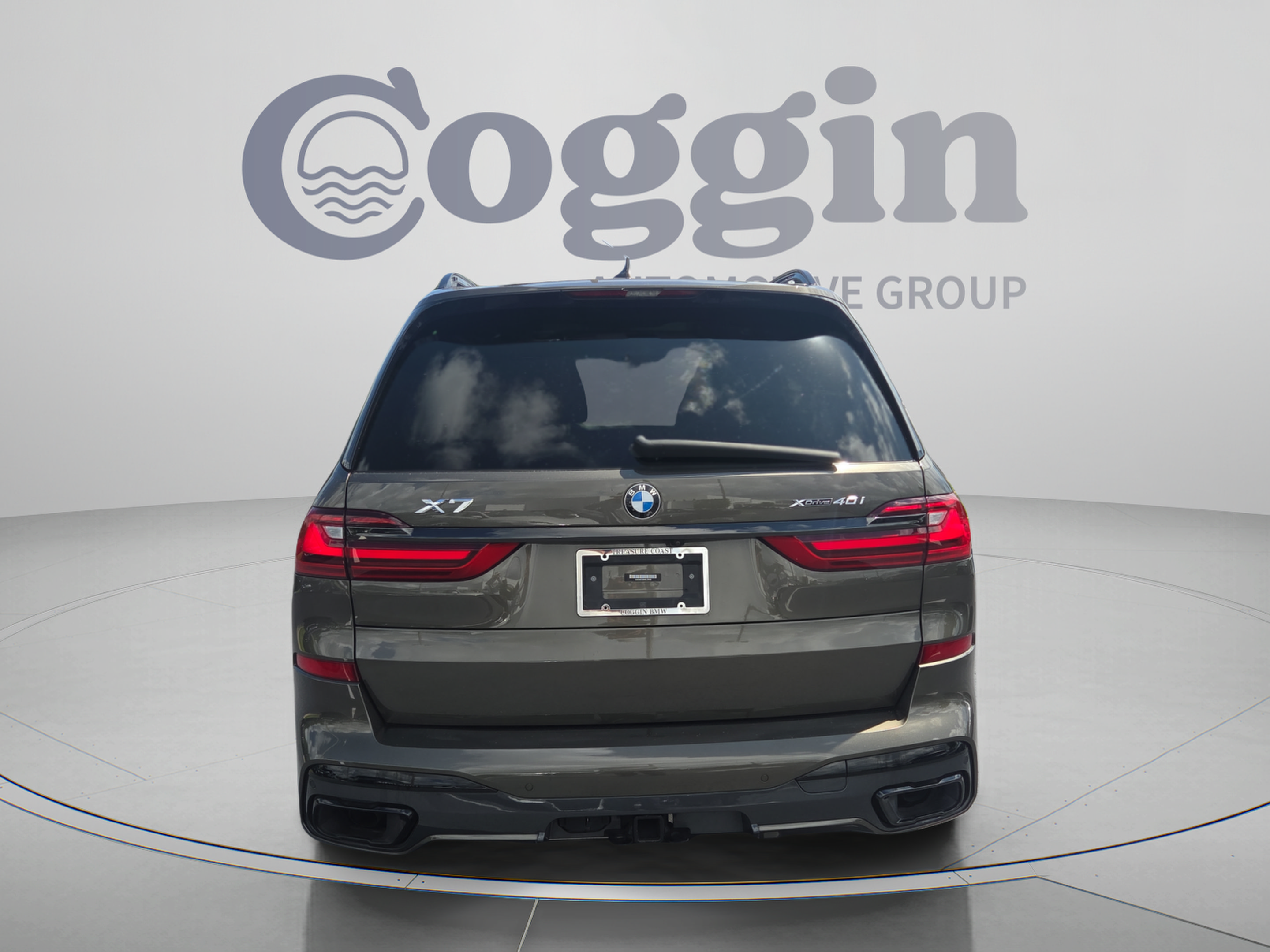 Used 2022 BMW X7 xDrive40i w/ M Sport Package AWD/4WD image 4