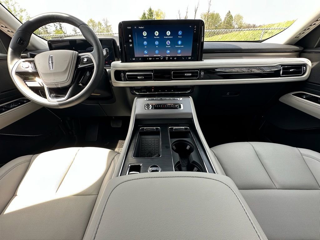 New 2026 Lincoln Aviator AWD image 22