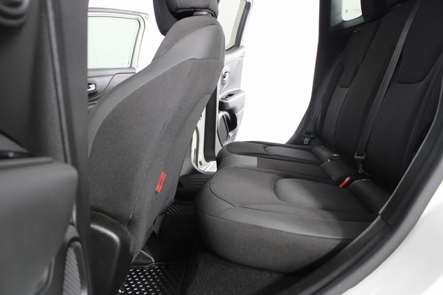 Used 2023 Jeep Renegade Trailhawk image 16