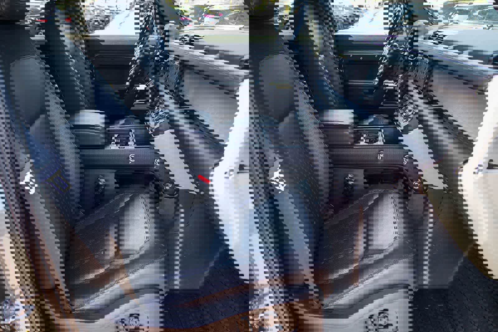 Used 2021 Land Rover Defender 110 X-Dynamic HSE AWD/4WD image 17