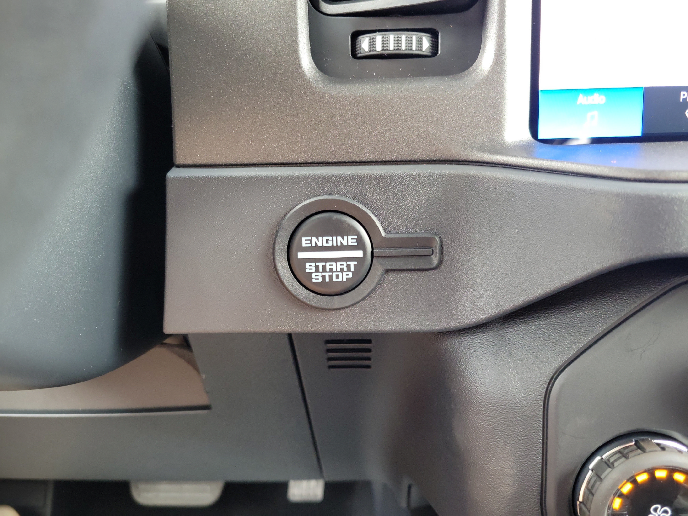 New 2026 Ford Bronco 4-Door AWD/4WD image 25