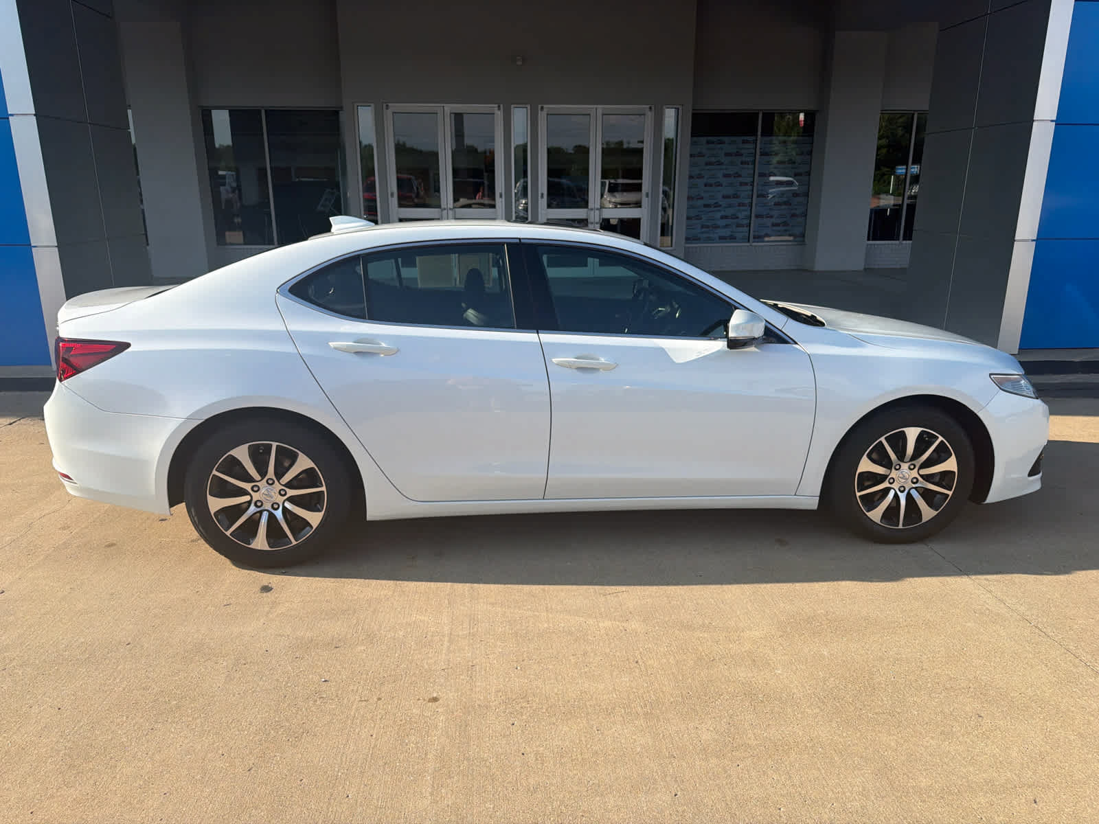 Used 2016 Acura TLX w/ Technology Package FWD image 7