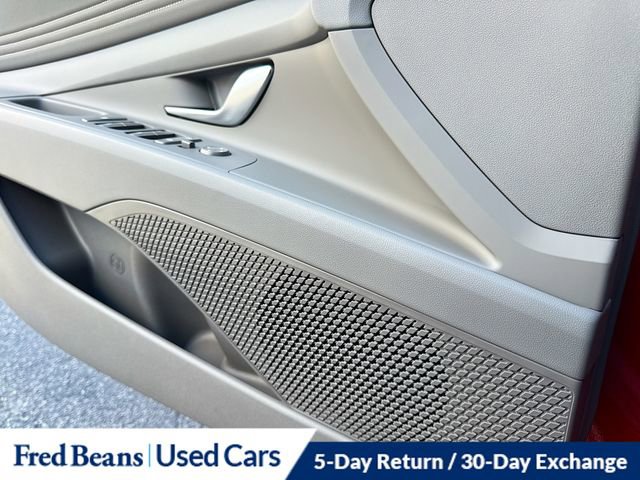 Used 2025 Hyundai Elantra Sport image 19