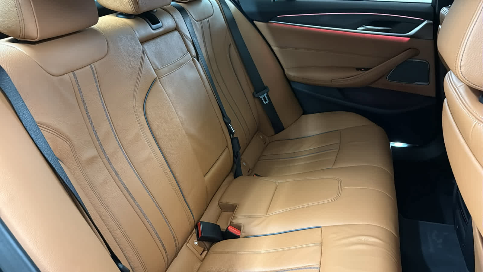 Used 2021 BMW 530i xDrive w/ M Sport Package AWD/4WD image 34