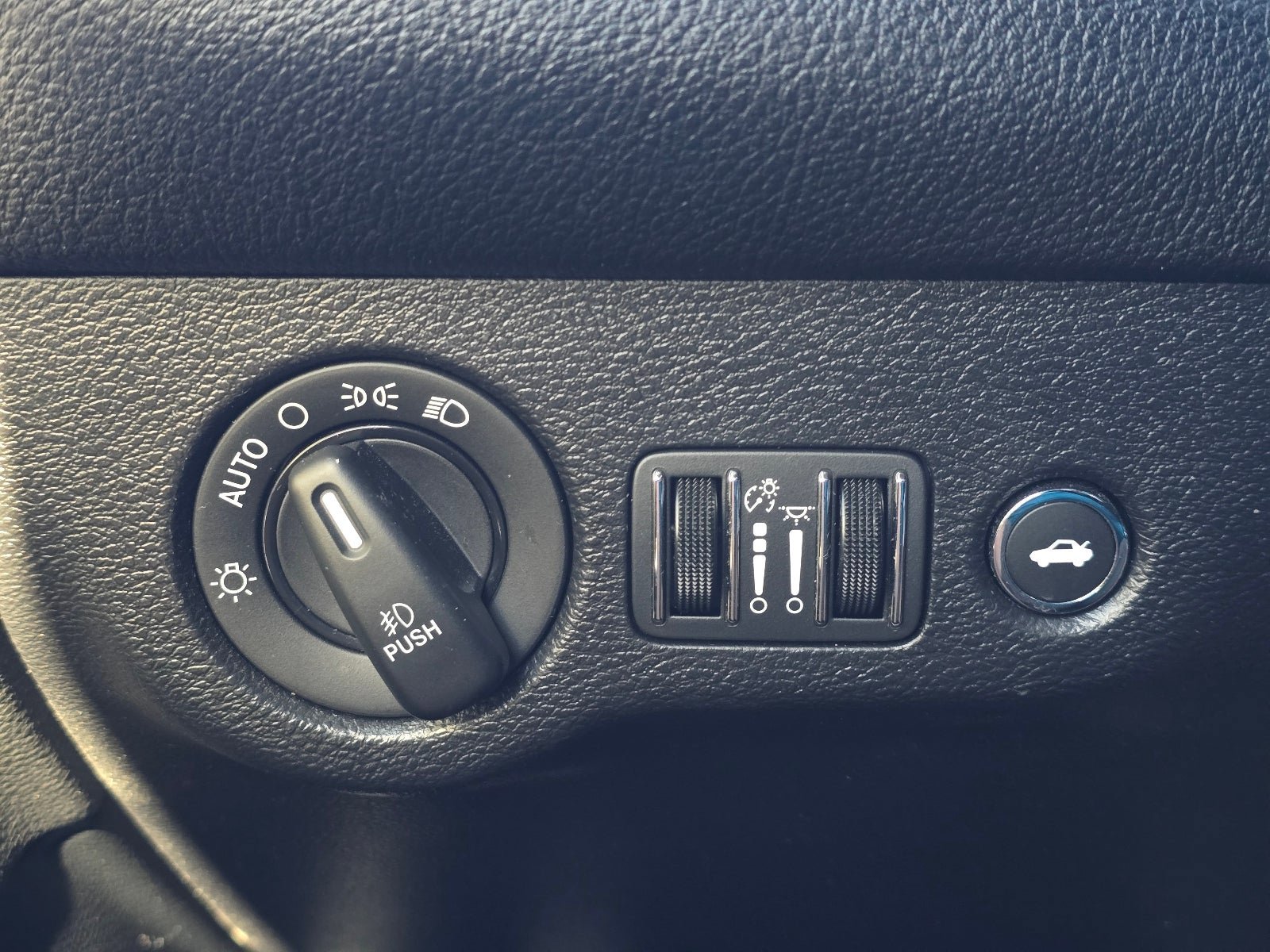Used 2022 Dodge Challenger GT RWD image 22
