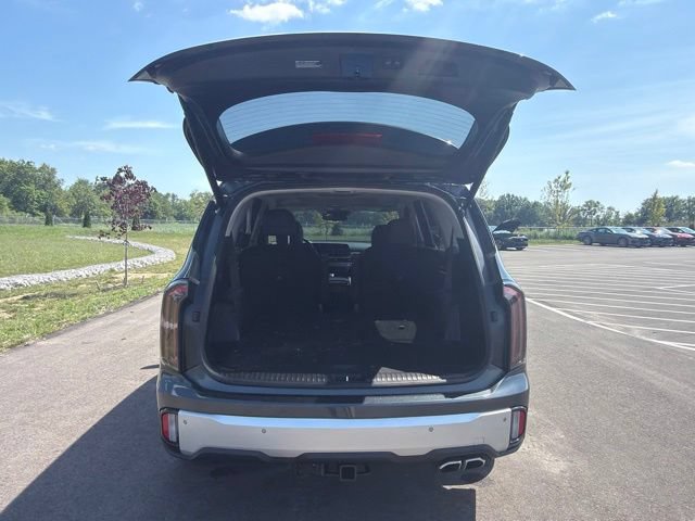 Used 2024 Kia Telluride EX w/ EX Captain's Chair Package AWD/4WD image 10