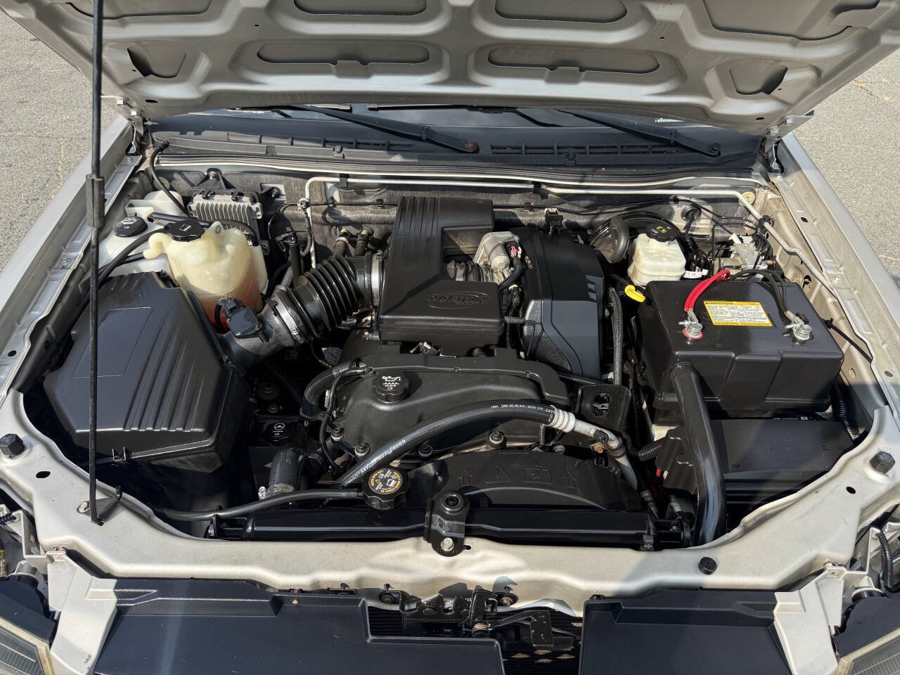 Used 2005 Chevrolet Colorado LS RWD image 25