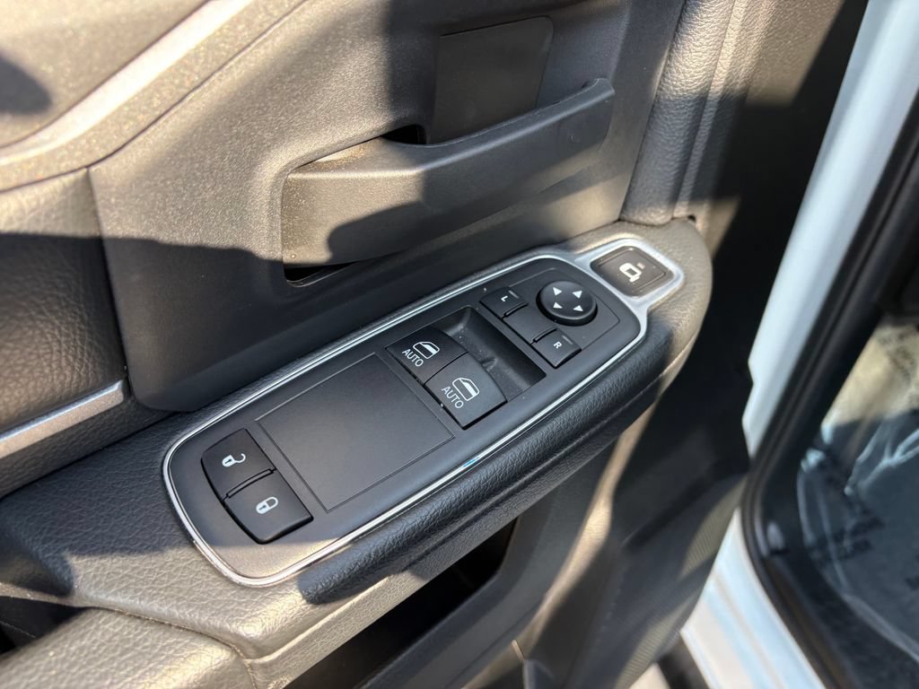 Used 2024 RAM 3500 Tradesman w/ Chrome Appearance Group AWD/4WD image 12