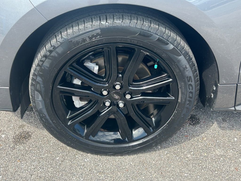 Used 2023 Ford Edge ST-Line w/ Cargo Accessory Package image 17