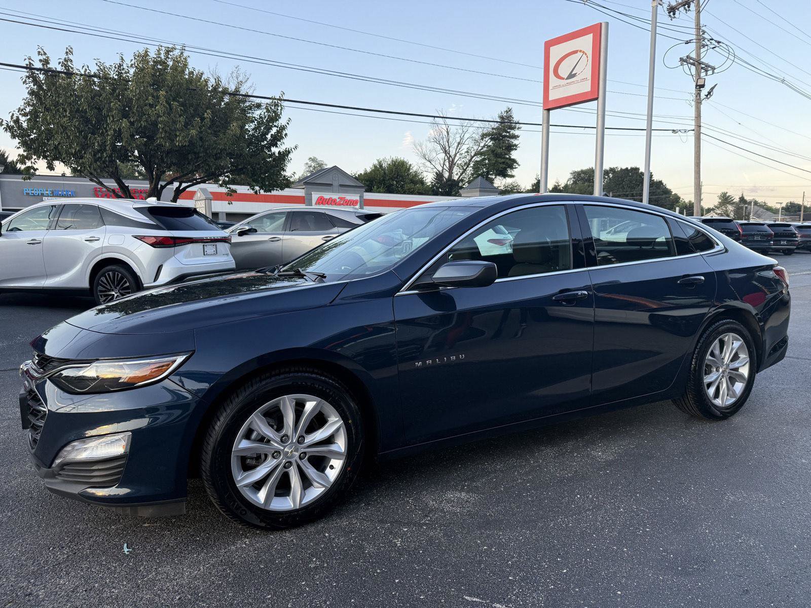 Used 2022 Chevrolet Malibu LT FWD image 8