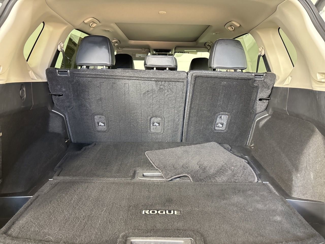 Used 2023 Nissan Rogue SL w/ SL Premium Package image 24