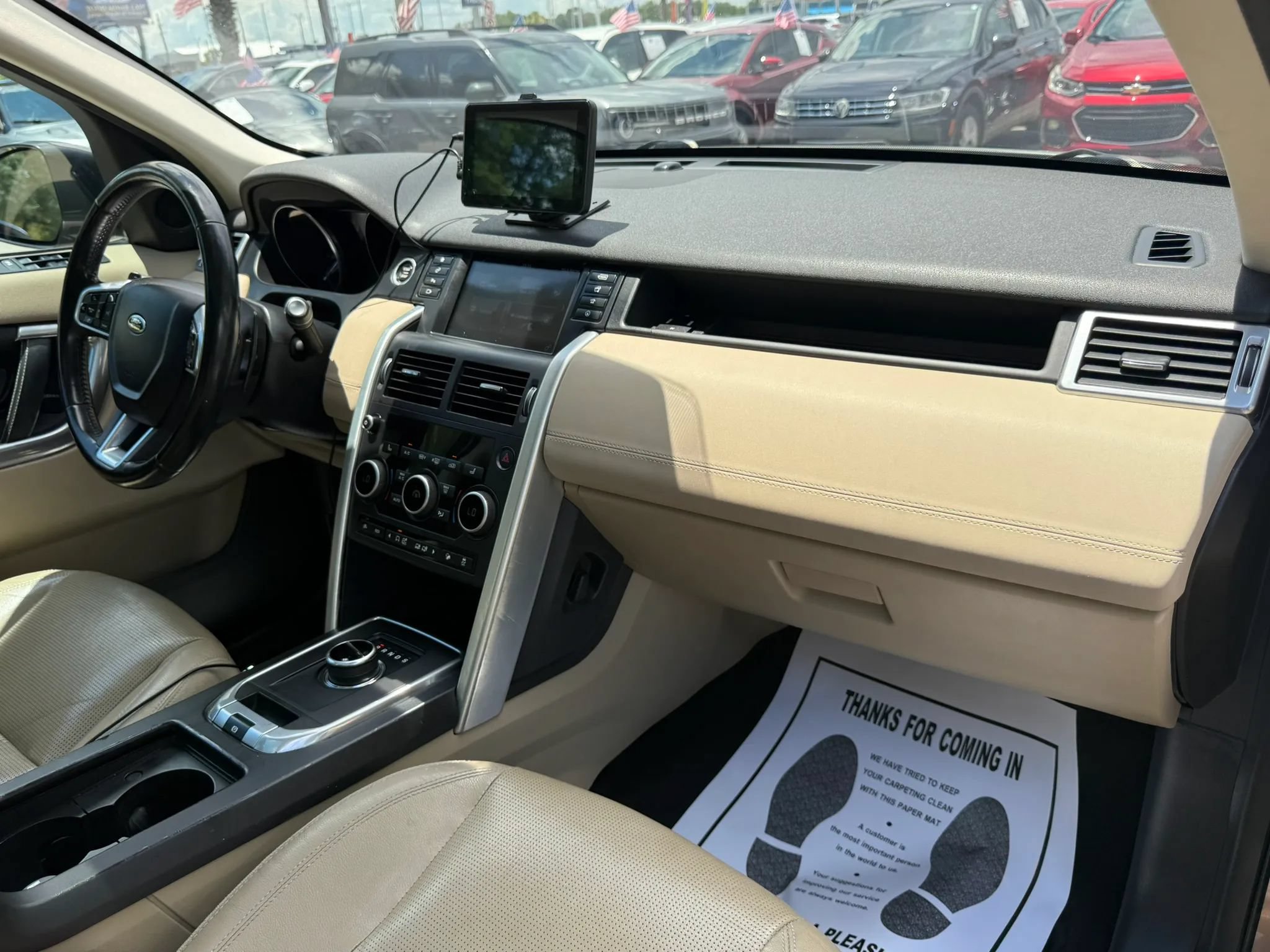 Used 2017 Land Rover Discovery Sport HSE AWD/4WD image 14