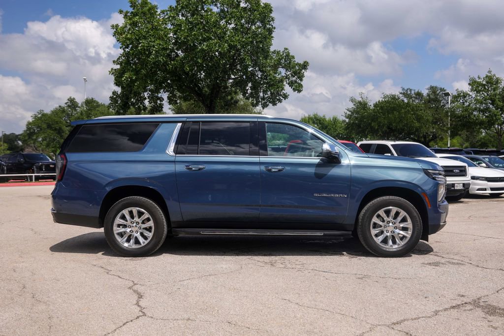 Used 2025 Chevrolet Suburban Premier w/ Sun And Tow Package AWD/4WD image 5