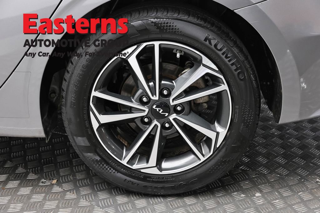 Used 2024 Kia Forte LXS image 8