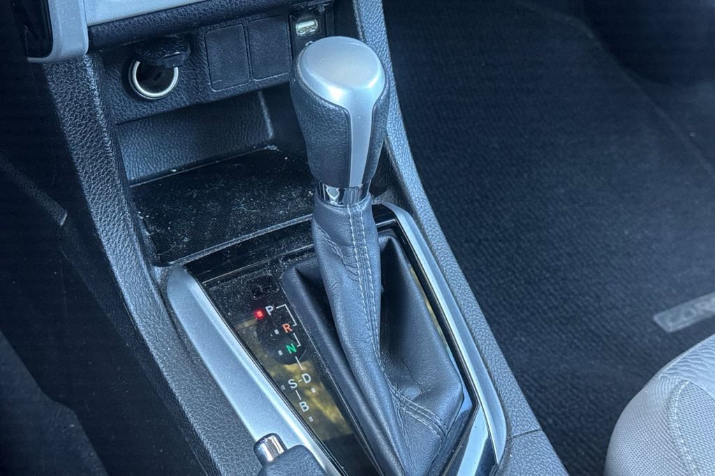 Used 2017 Toyota Corolla LE FWD image 19