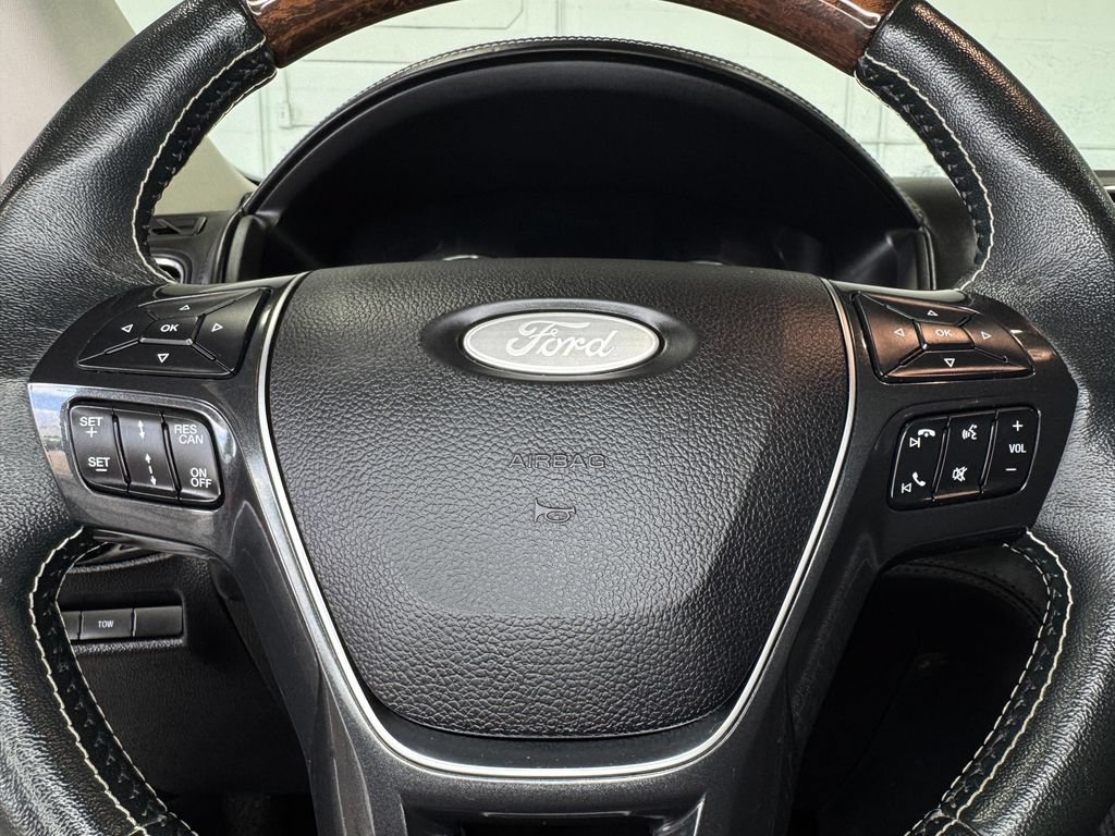 Used 2019 Ford Explorer Platinum AWD/4WD image 15
