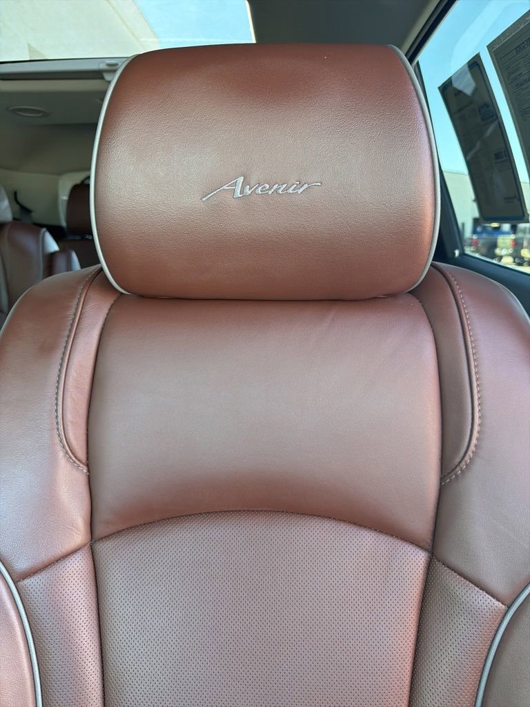 Used 2021 Buick Enclave Avenir w/ Avenir Technology Package AWD/4WD image 8