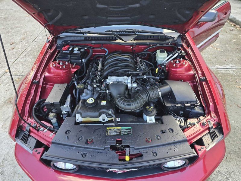 Used 2005 Ford Mustang GT Premium image 32