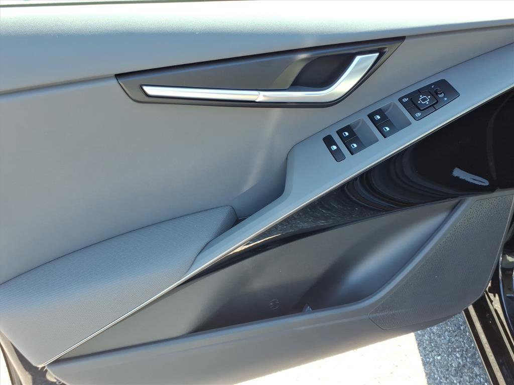 New 2025 Kia Niro EX FWD image 16