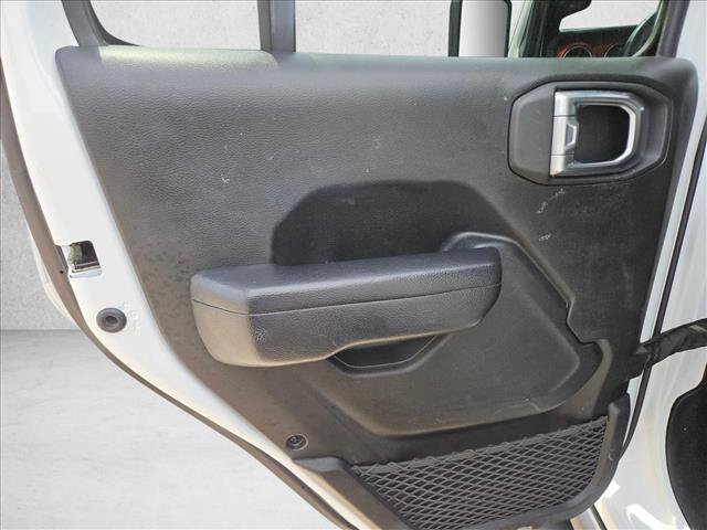 Used 2023 Jeep Wrangler Unlimited Rubicon AWD/4WD image 13