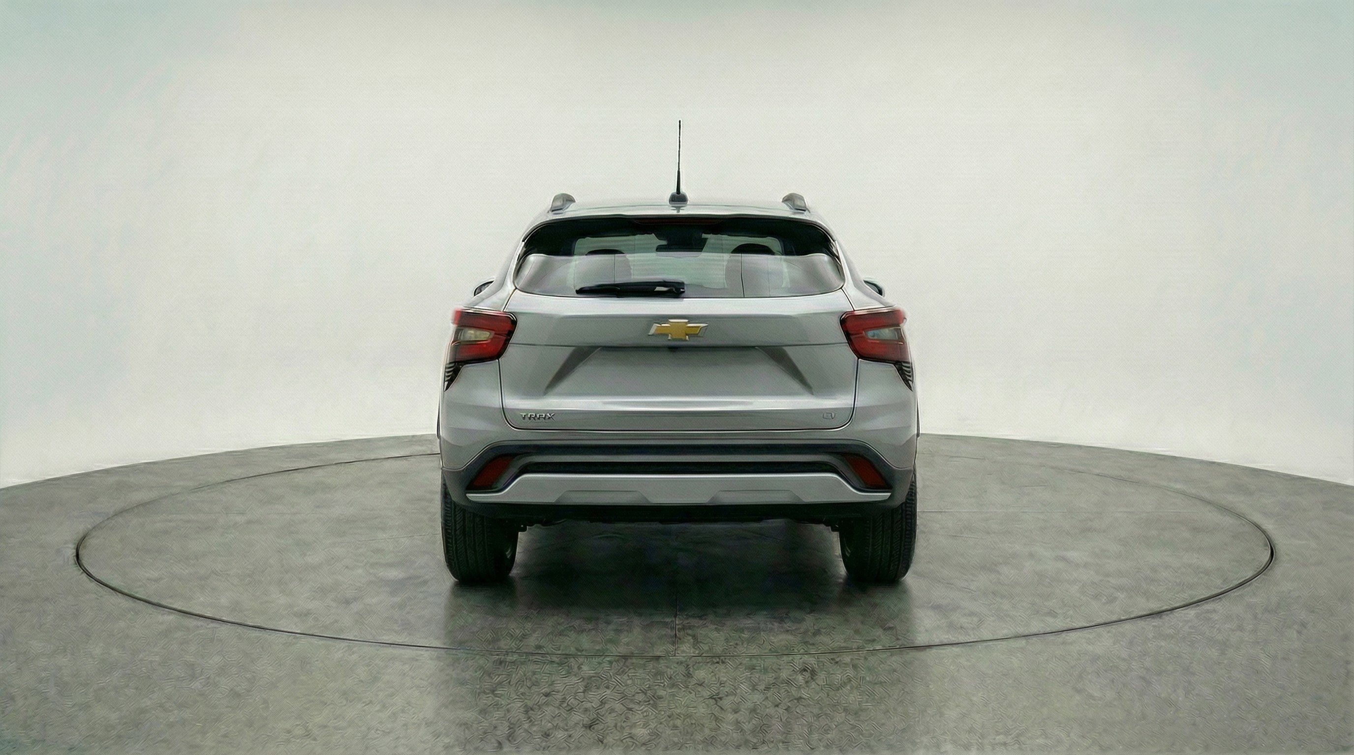 Used 2025 Chevrolet Trax LT FWD image 7