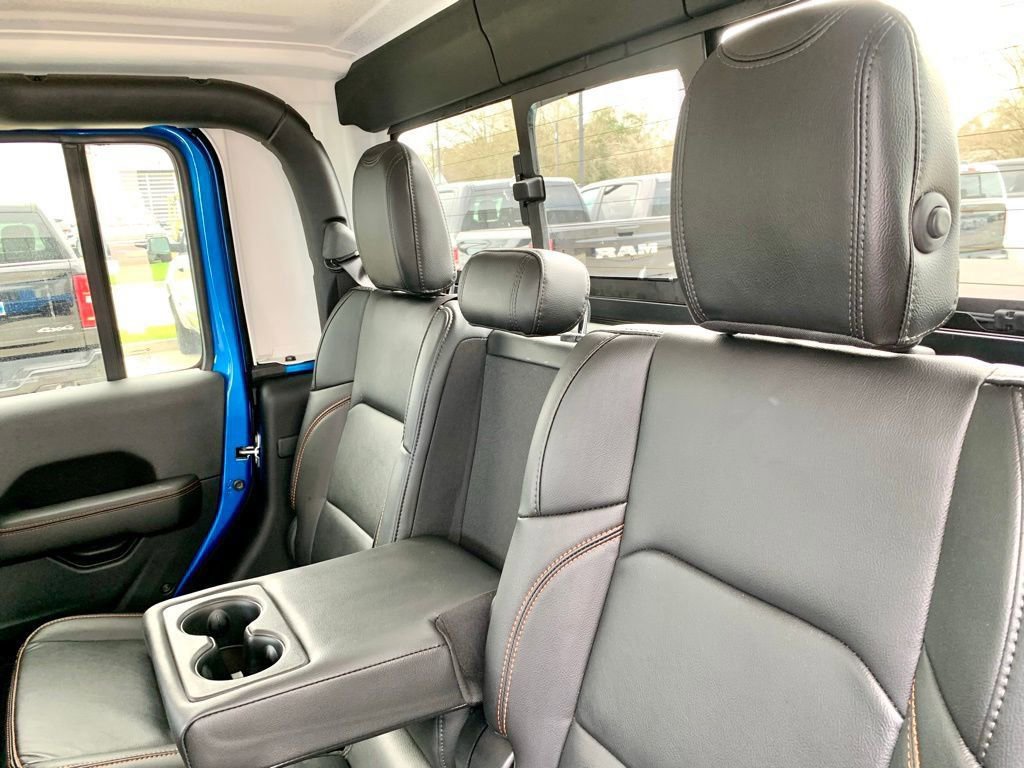 Used 2022 Jeep Gladiator Mojave w/ LED Lighting Group AWD/4WD image 13