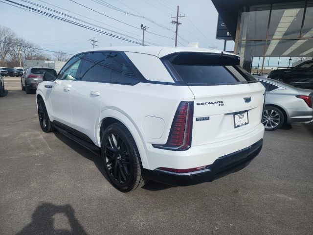 Used 2025 Cadillac Escalade IQ Sport 2 w/ LPO, ONYX Package image 6