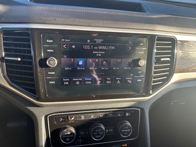 Certified 2022 Volkswagen Atlas SE w/ Black Wheel Package image 26