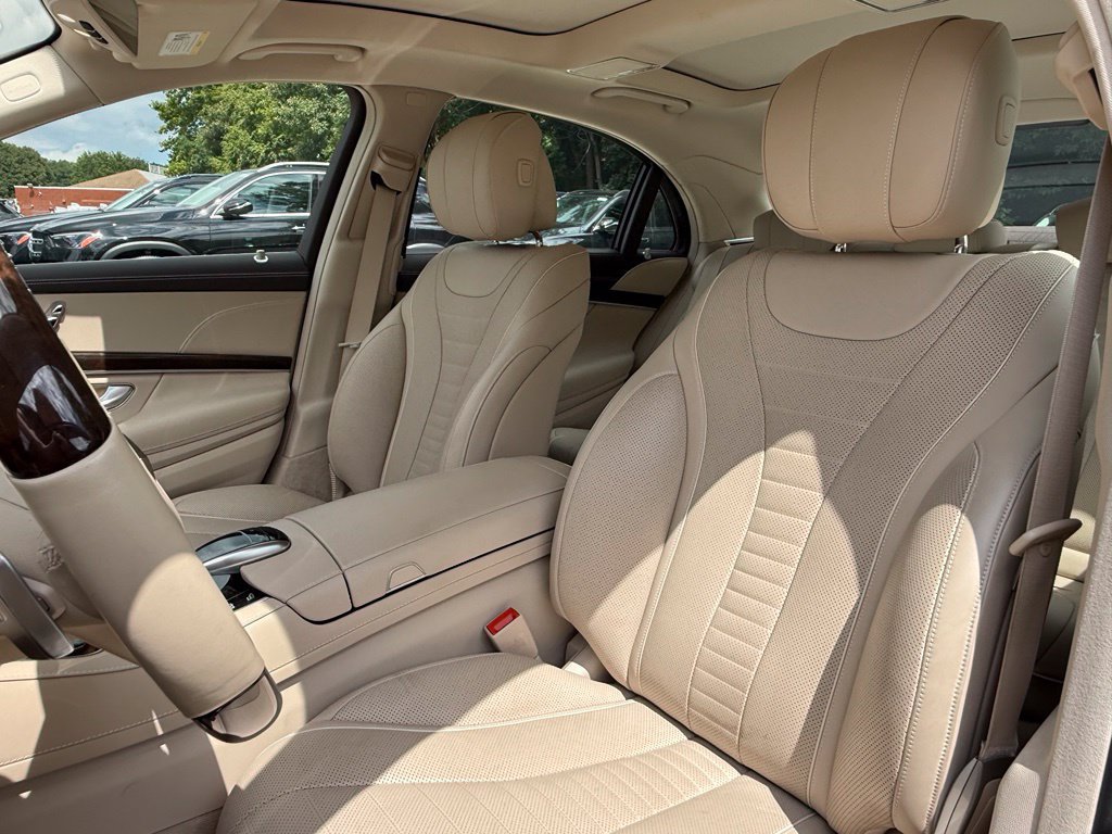 Used 2019 Mercedes-Benz S 560 4MATIC Sedan image 12