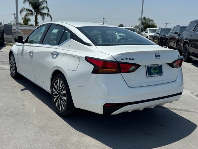 Used 2024 Nissan Altima 2.5 SV FWD image 2