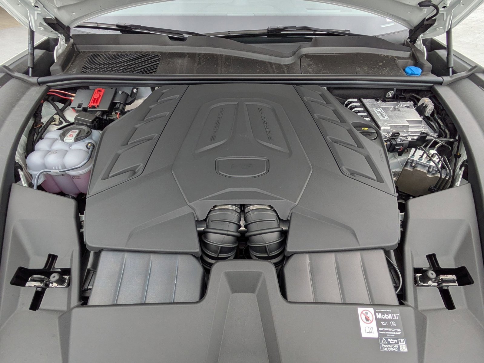 New 2025 Porsche Cayenne GTS image 27