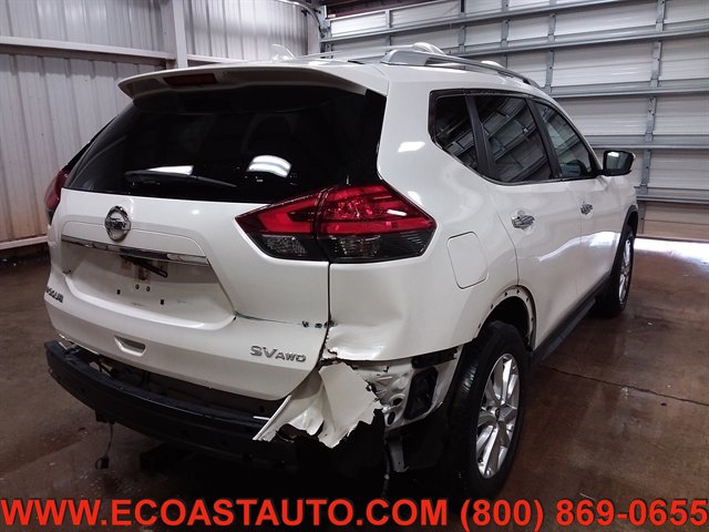 Used 2017 Nissan Rogue SV AWD/4WD image 2