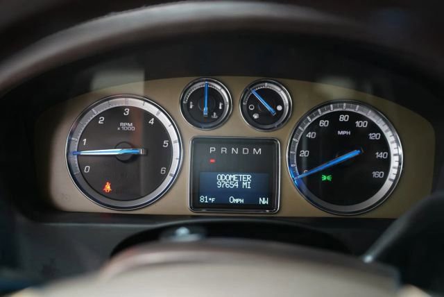 Used 2013 Cadillac Escalade Platinum AWD/4WD image 24
