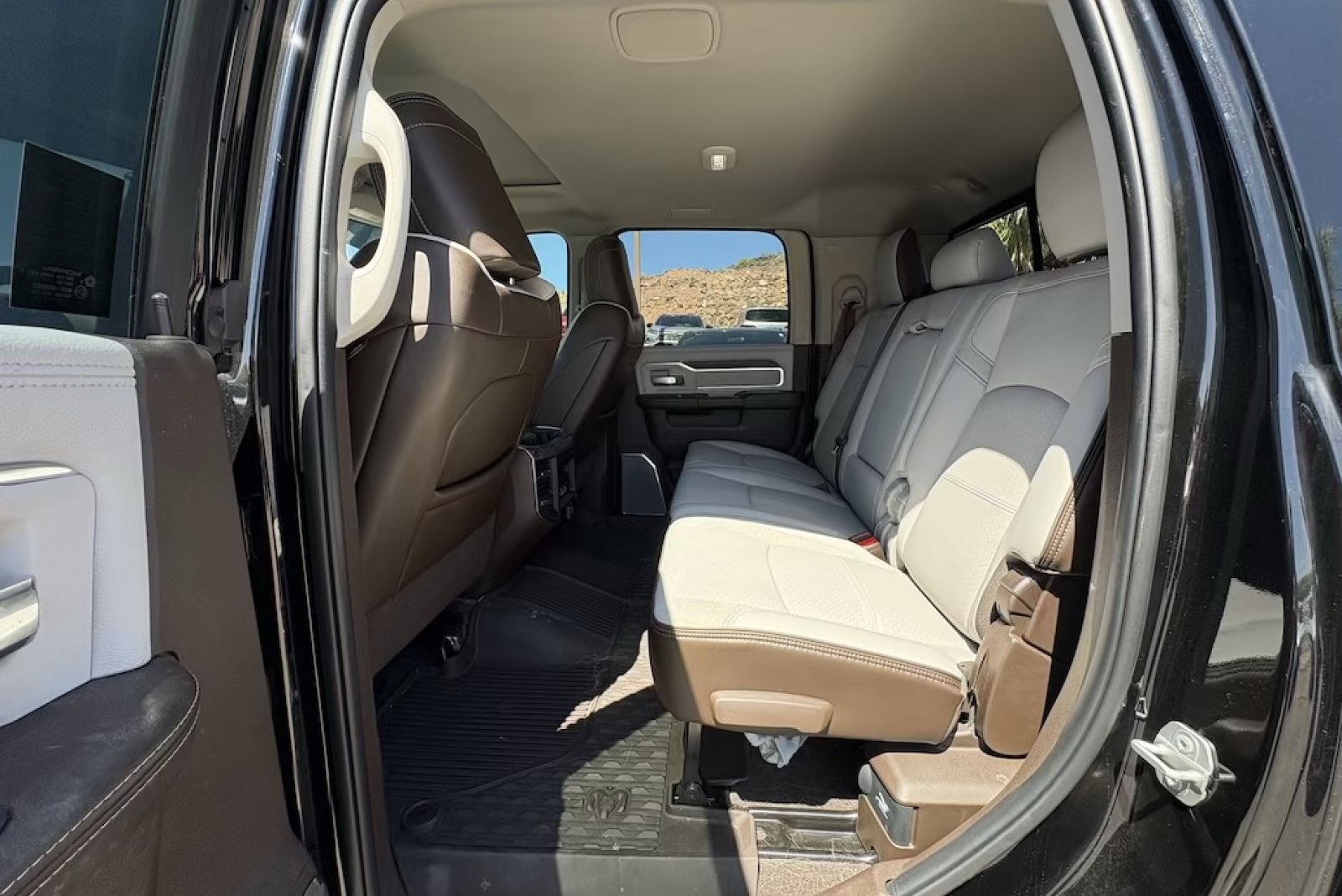 Used 2026 RAM 3500 Laramie AWD/4WD image 10