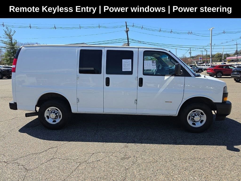 Used 2021 Chevrolet Express 2500 RWD image 2