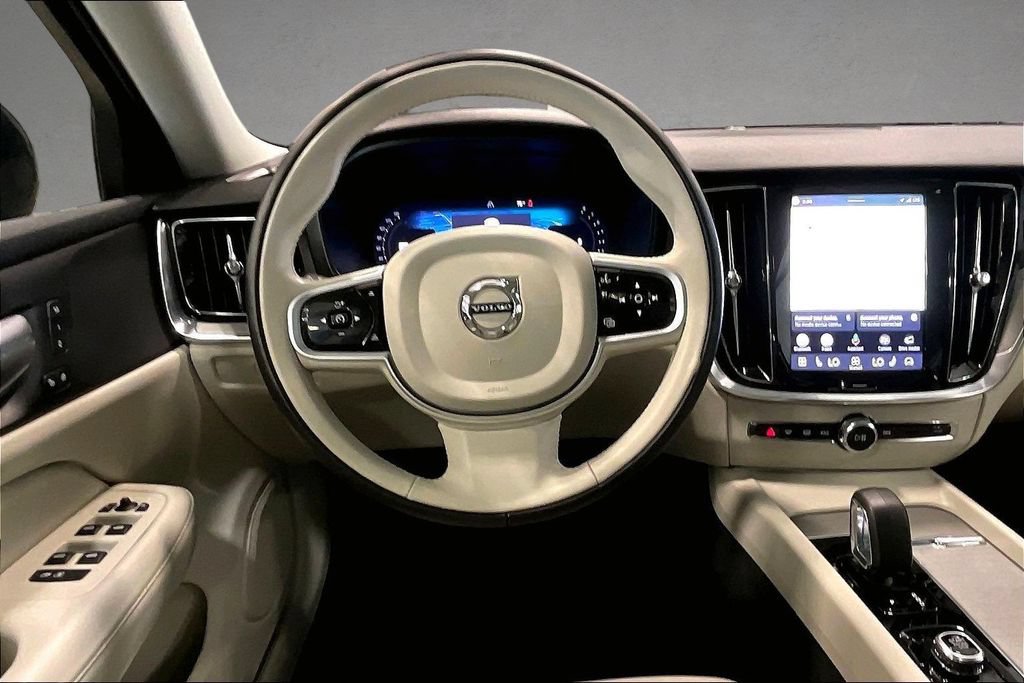 Certified 2025 Volvo V60 B5 Cross Country Plus AWD/4WD image 9