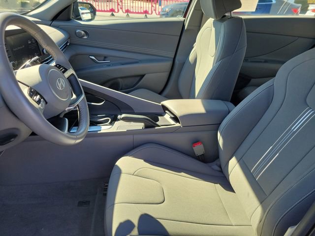 Used 2025 Hyundai Elantra Sport image 17