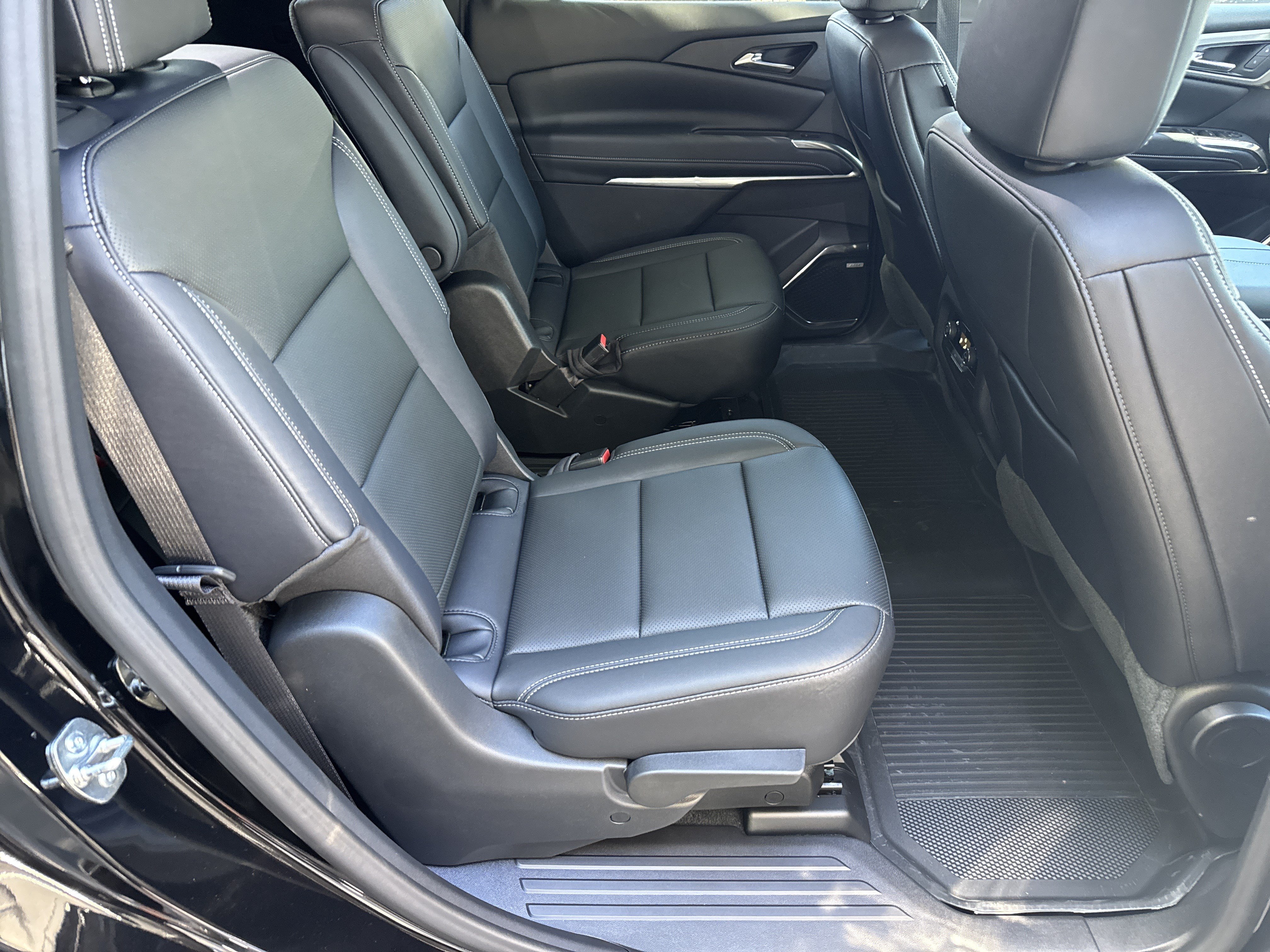 New 2027 Chevrolet Traverse LT w/ Enhanced Driving Package FWD image 15