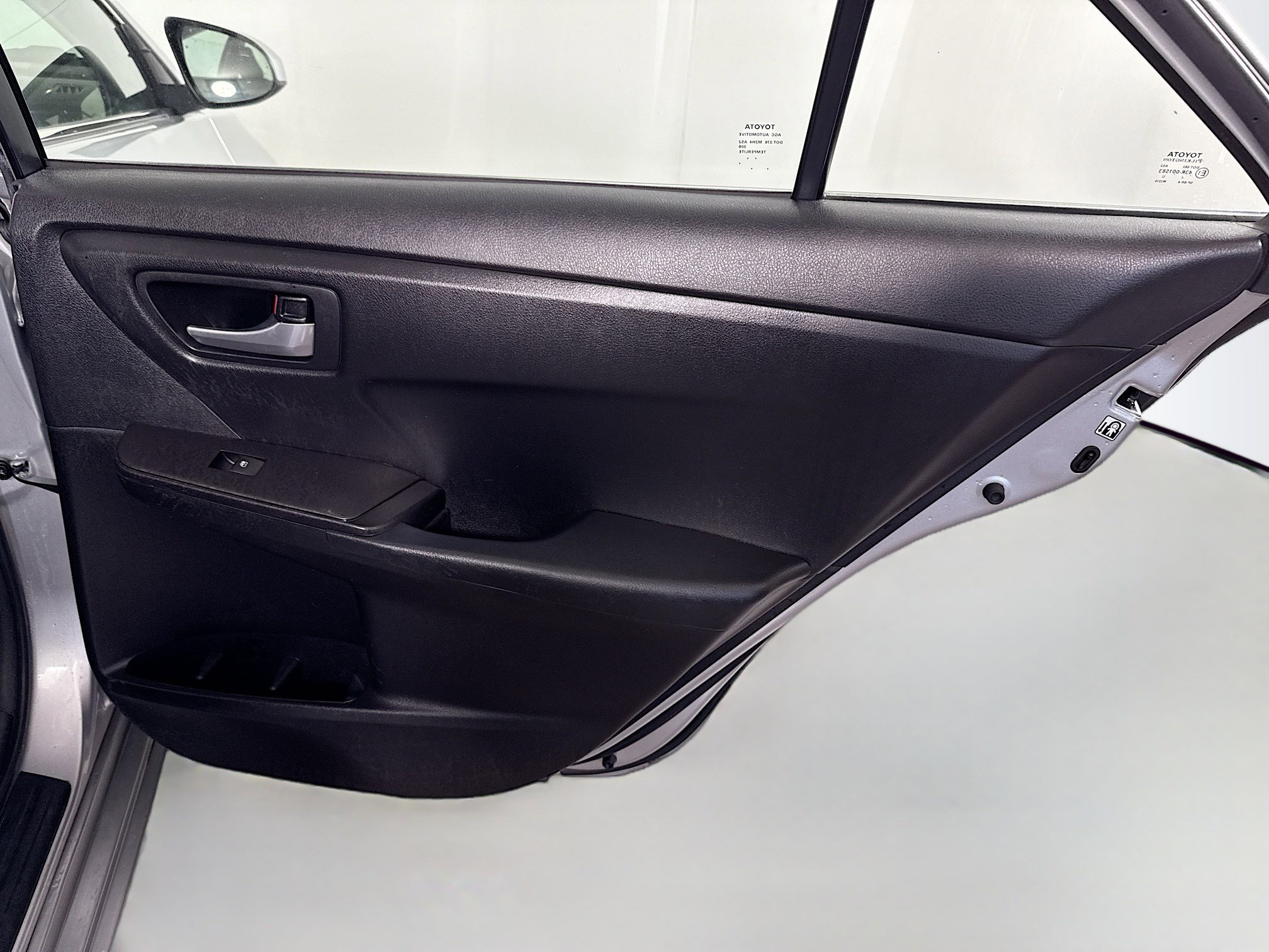 Used 2017 Toyota Camry LE image 27